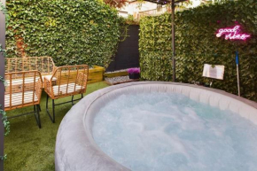 Stylish Maisonette with Hot Tub